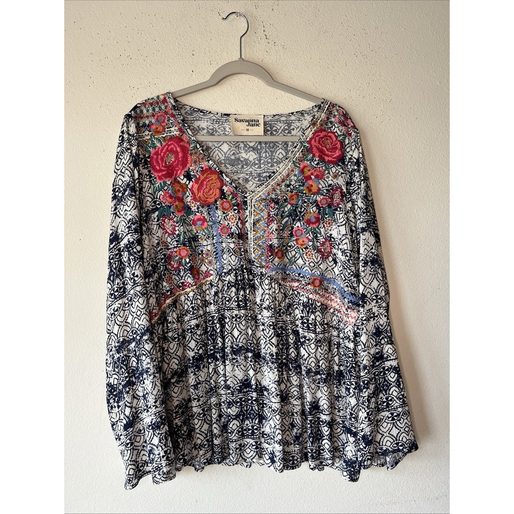 Savanna Jane Colorful Embroidered Flowers Blue Boho Top Popover 1X V-neck Flowy